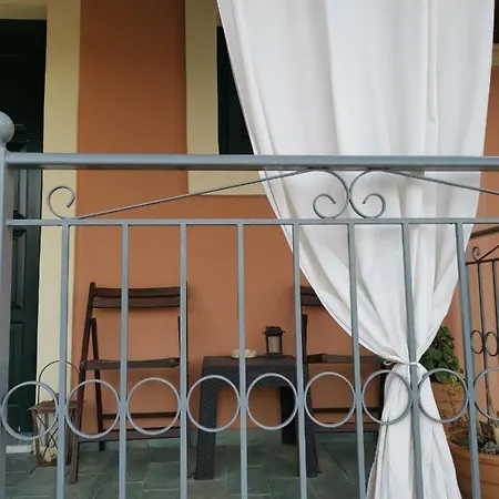 Lora's House Ferienhaus *